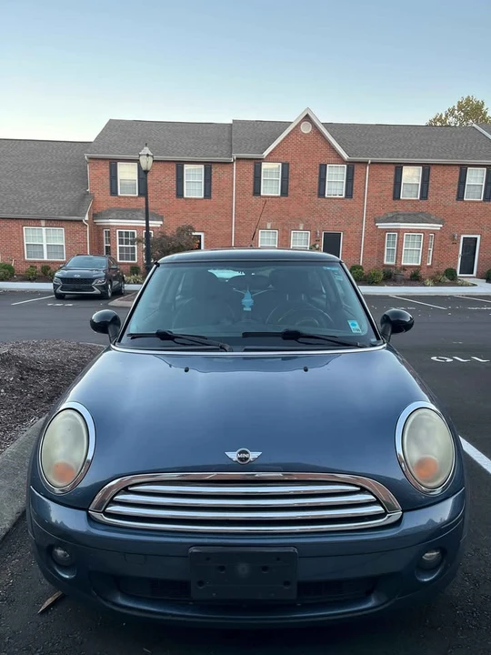 2010 Mini Mini 2nd Gen - Image 2 of 6