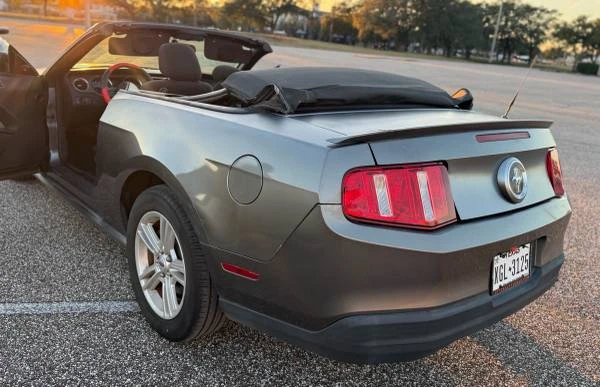 2010 Ford S197 Mustang - Image 12 of 21