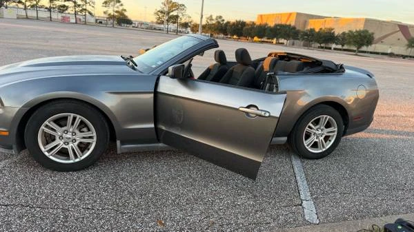 2010 Ford S197 Mustang - Image 8 of 21