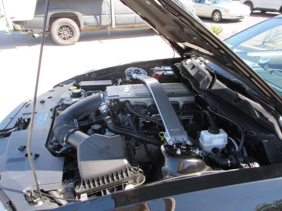 2010 Ford S197 Mustang - Image 15 of 21
