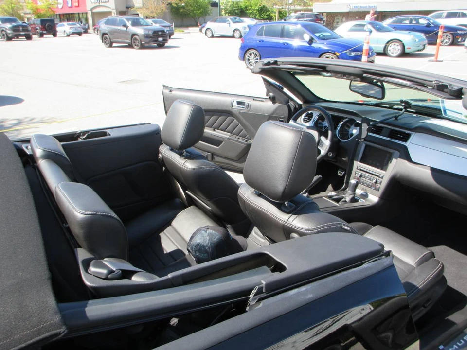 2010 Ford S197 Mustang - Image 12 of 21
