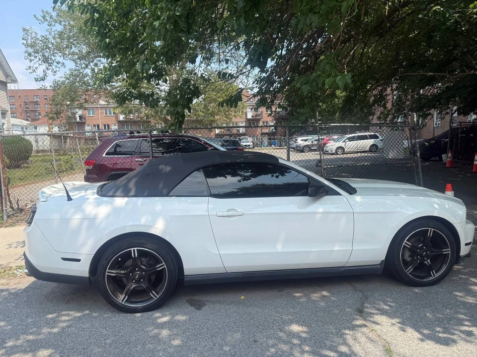 2010 Ford S197 Mustang - Image 4 of 9