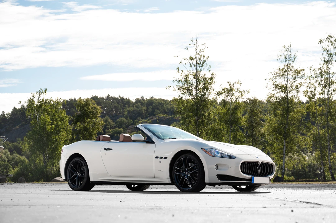 2010 Maserati GranCabrio - Image 3 of 31