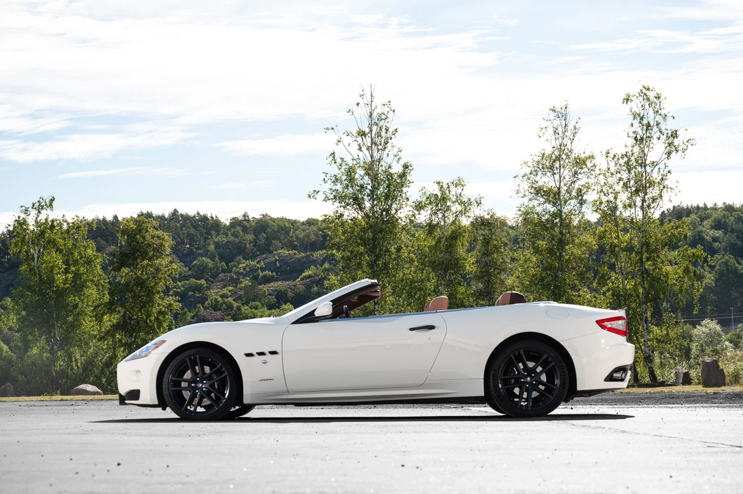 2010 Maserati GranCabrio - Image 8 of 31