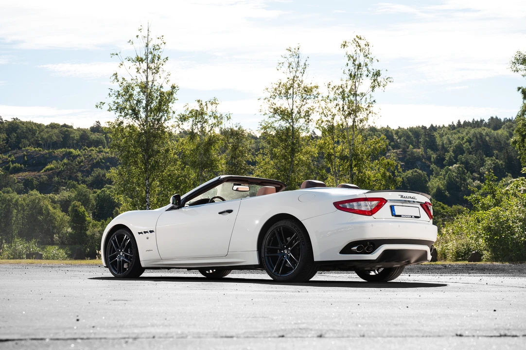 2010 Maserati GranCabrio - Image 7 of 31