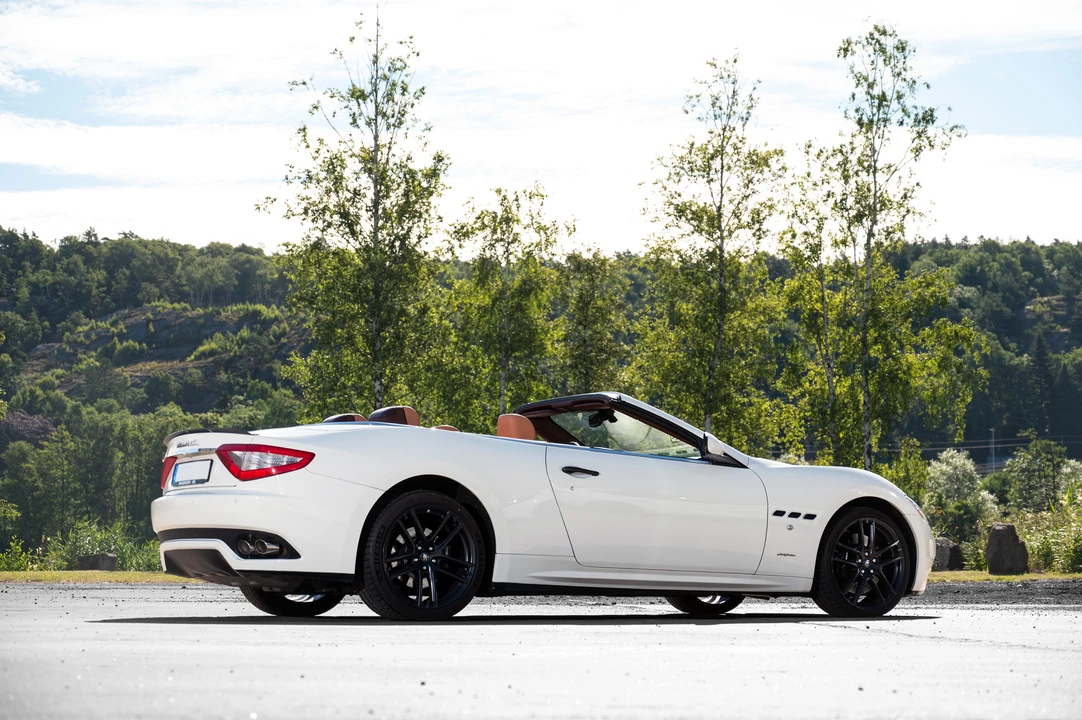 2010 Maserati GranCabrio - Image 5 of 31