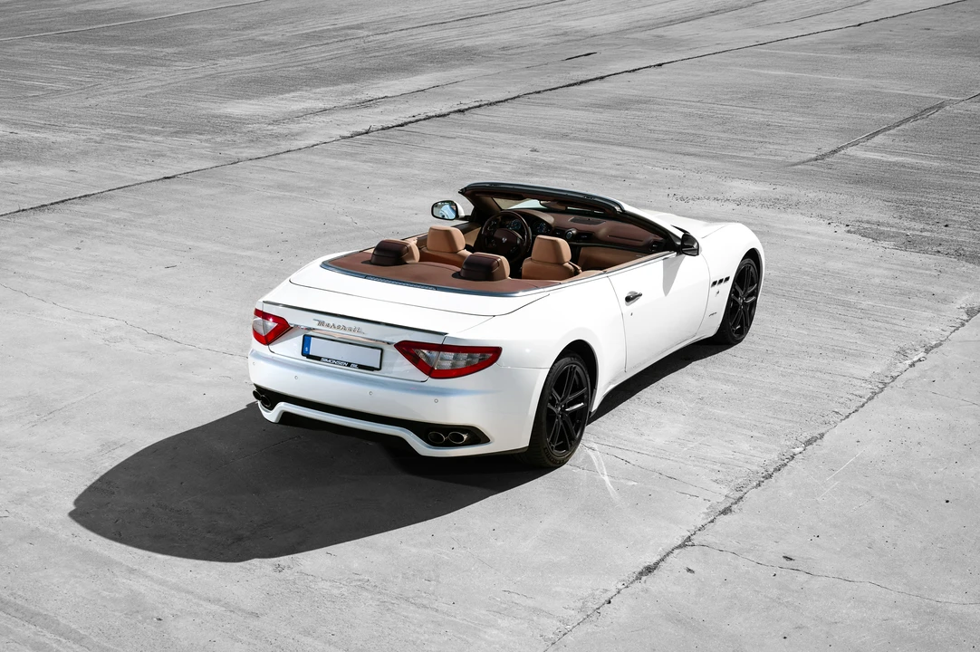 2010 Maserati GranCabrio - Image 11 of 31
