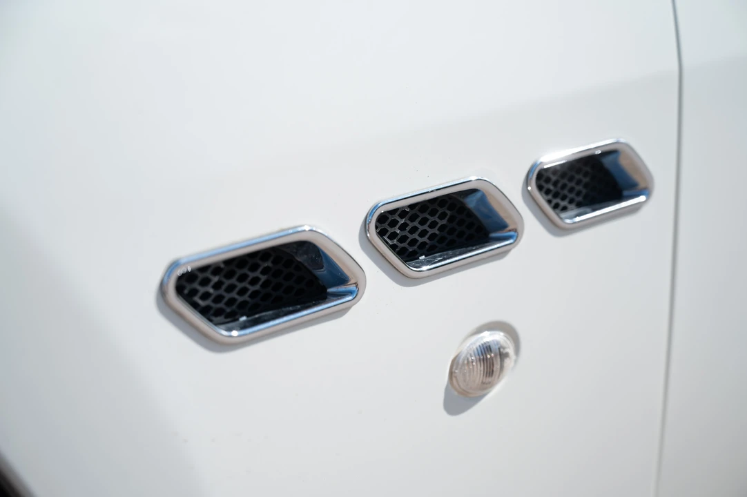 2010 Maserati GranCabrio - Image 29 of 31