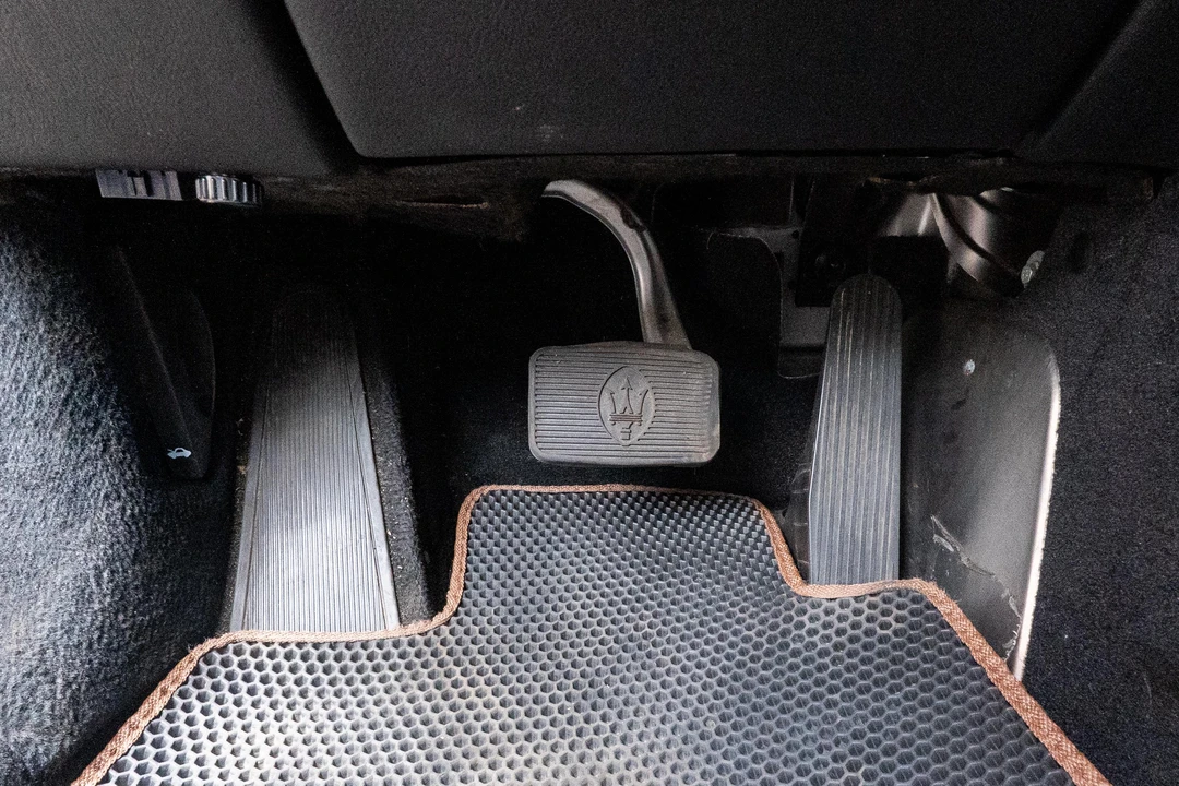 2010 Maserati Quattroporte 5th Gen - Image 28 of 31