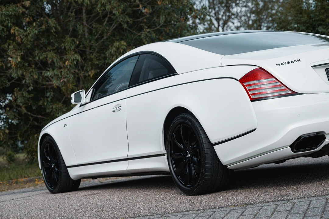 2010 Maybach 57 - Image 2 of 31