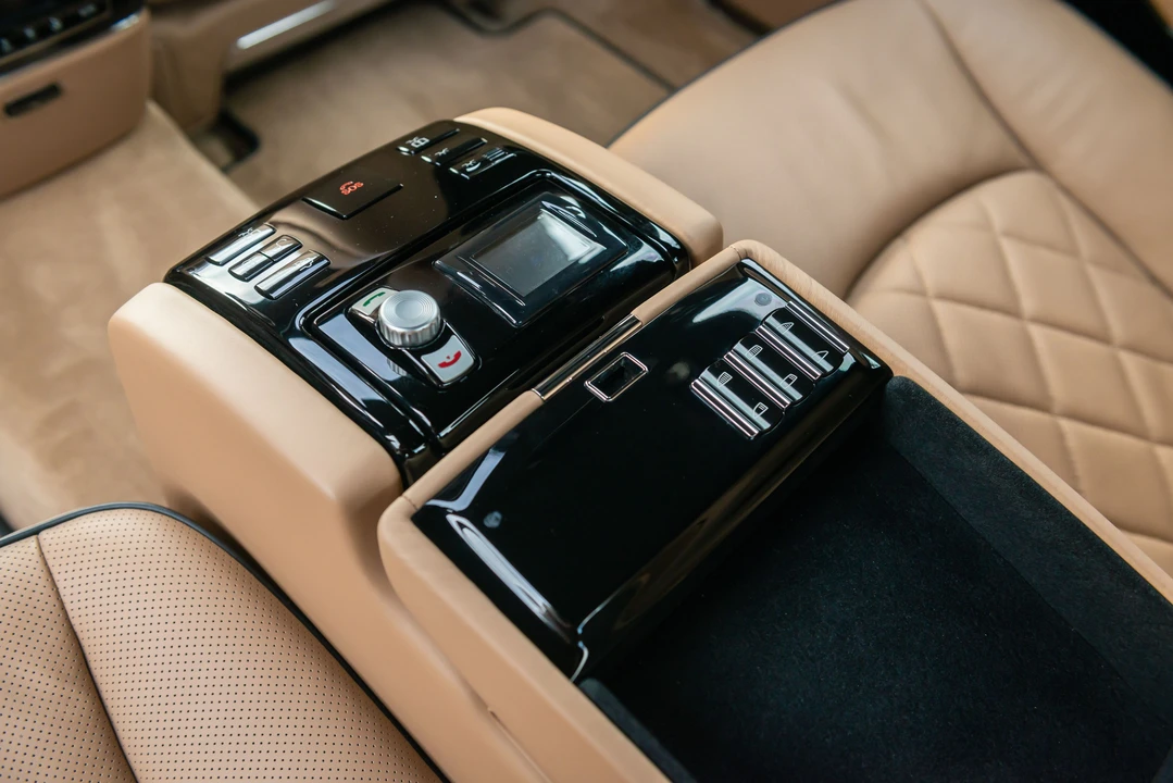 2010 Maybach 57 - Image 9 of 31