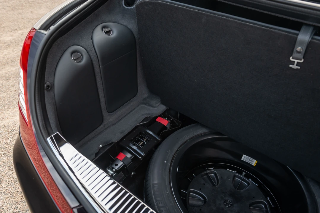 2010 Maybach 57 - Image 3 of 31