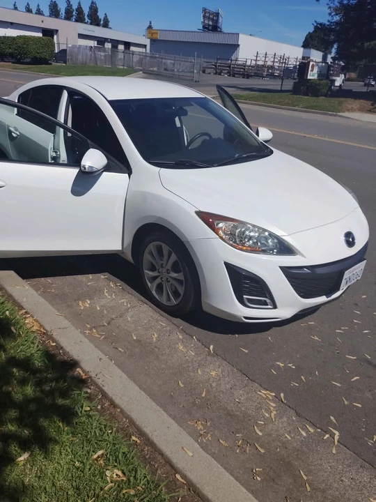 2010 Mazda Mazda 3 2nd Gen - Image 8 of 10