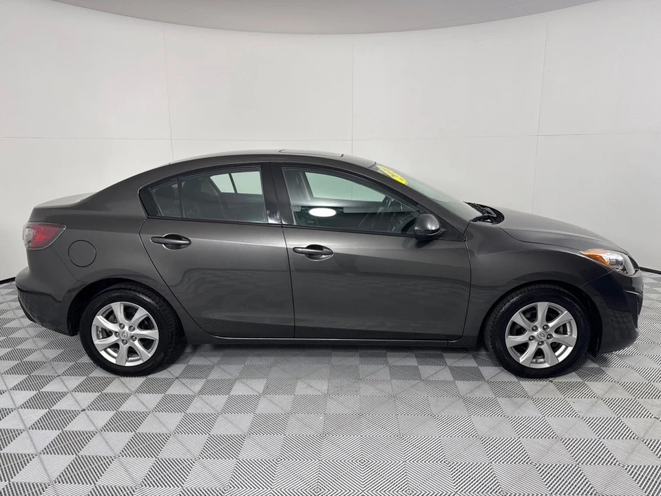 2010 Mazda Mazda 3 2nd Gen - Image 4 of 12