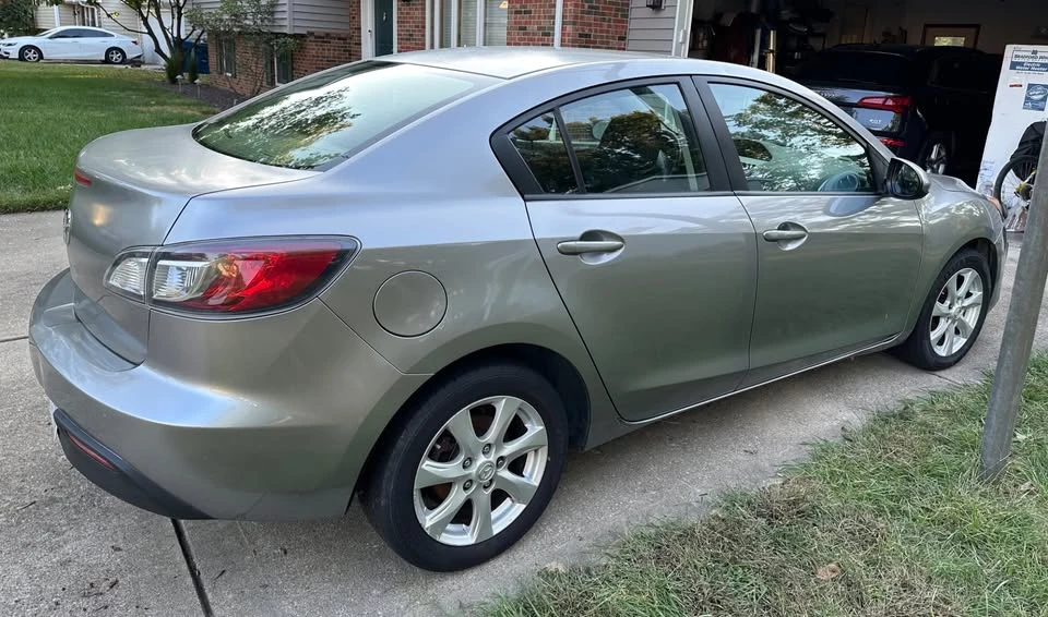 2010 Mazda Mazda 3 2nd Gen - Image 5 of 12