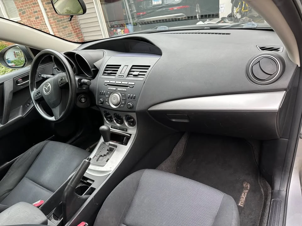 2010 Mazda Mazda 3 2nd Gen - Image 11 of 12
