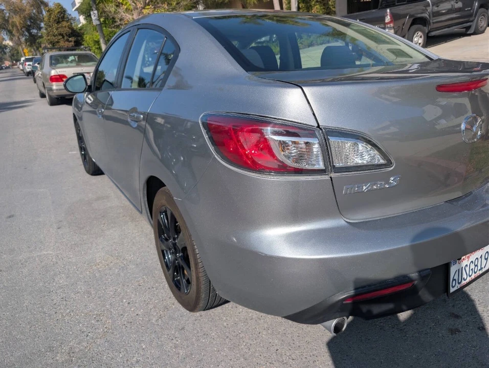 2010 Mazda Mazda 3 2nd Gen - Image 3 of 19