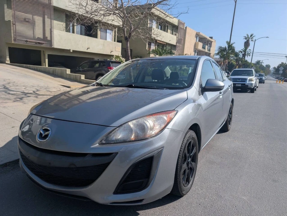 2010 Mazda Mazda 3 2nd Gen - Image 2 of 19