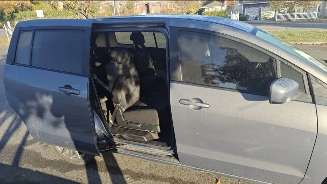 2010 Mazda Mazda 5 - Image 5 of 9