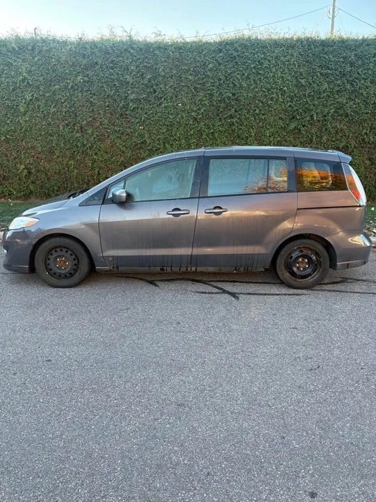 2010 Mazda Mazda 5 - Image 3 of 13