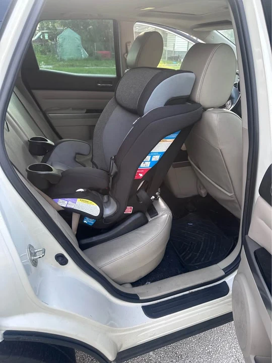 2010 Mazda CX-7 - Image 11 of 17