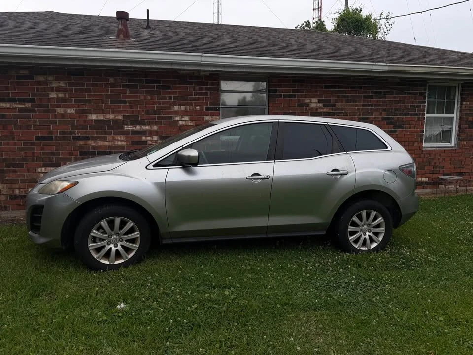 2010 Mazda CX-7 - Image 2 of 10