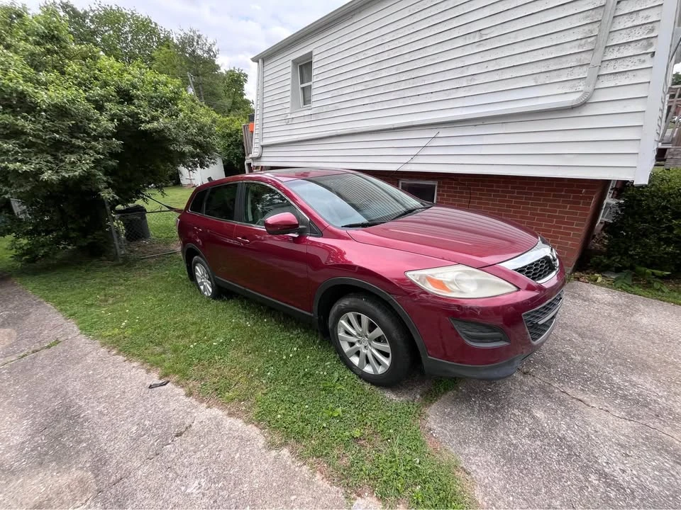 2010 Mazda CX-9 - Image 2 of 3