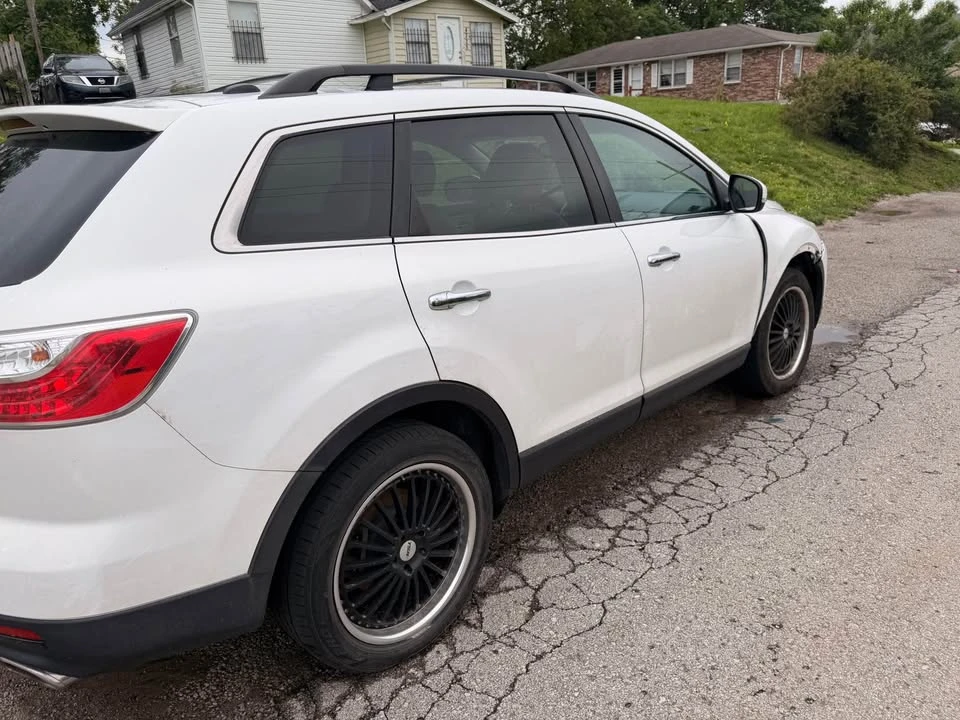 2010 Mazda CX-9 - Image 2 of 5