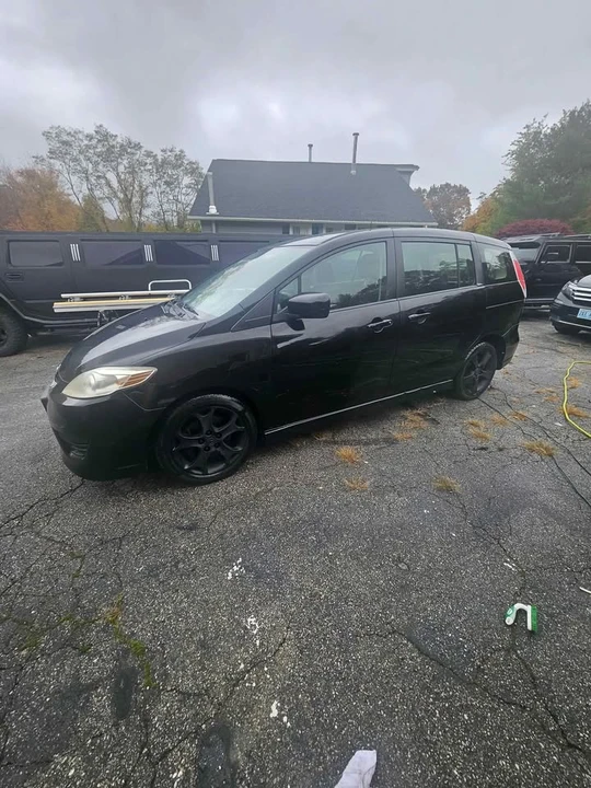 2010 Mazda Mazda 5 - Image 2 of 10