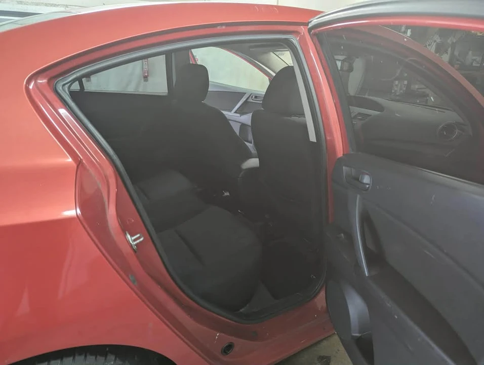 2010 Mazda Mazda 3 2nd Gen - Image 12 of 13