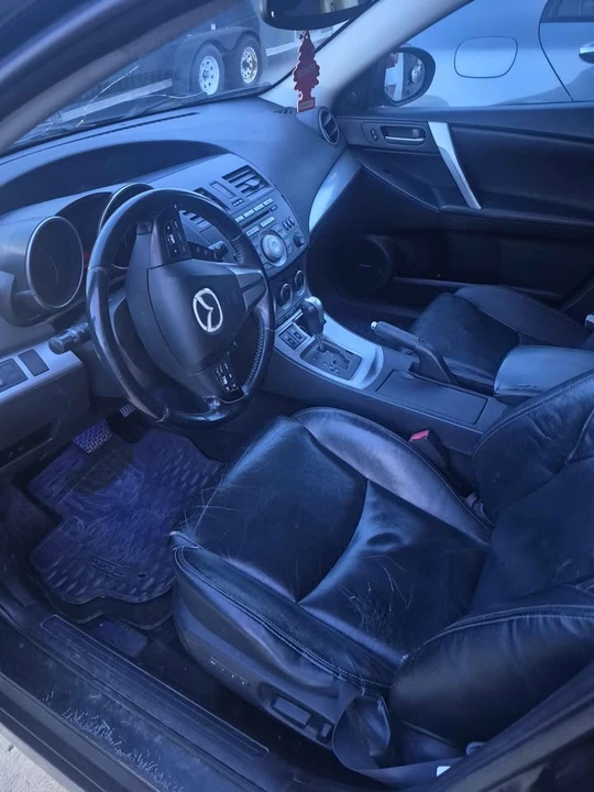 2010 Mazda Mazda 3 2nd Gen - Image 4 of 7