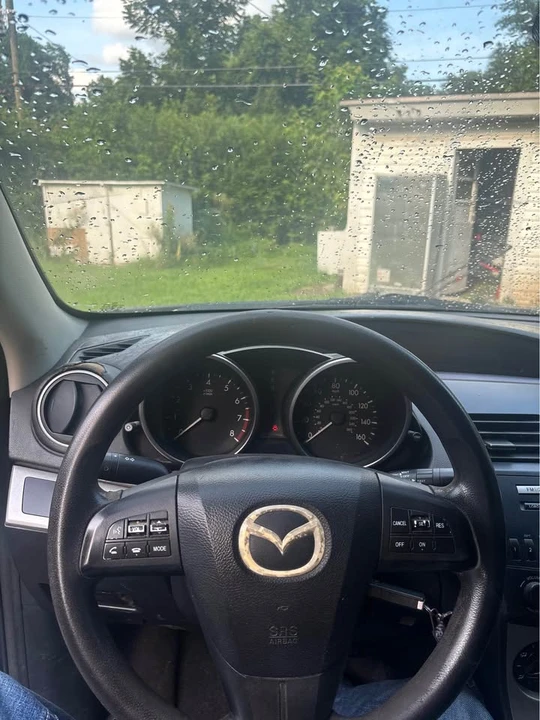 2010 Mazda Mazda 3 2nd Gen - Image 4 of 5