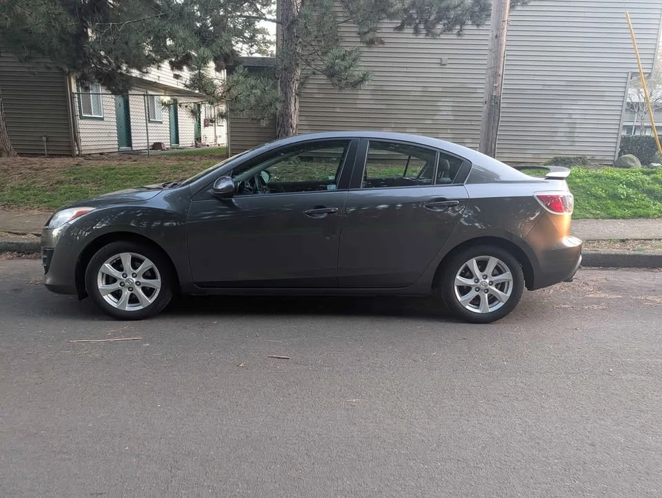 2010 Mazda Mazda 3 2nd Gen - Image 5 of 11