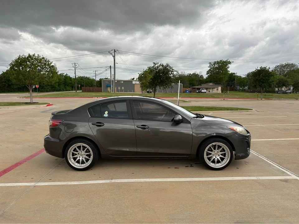 2010 Mazda Mazda 3 2nd Gen - Image 4 of 11