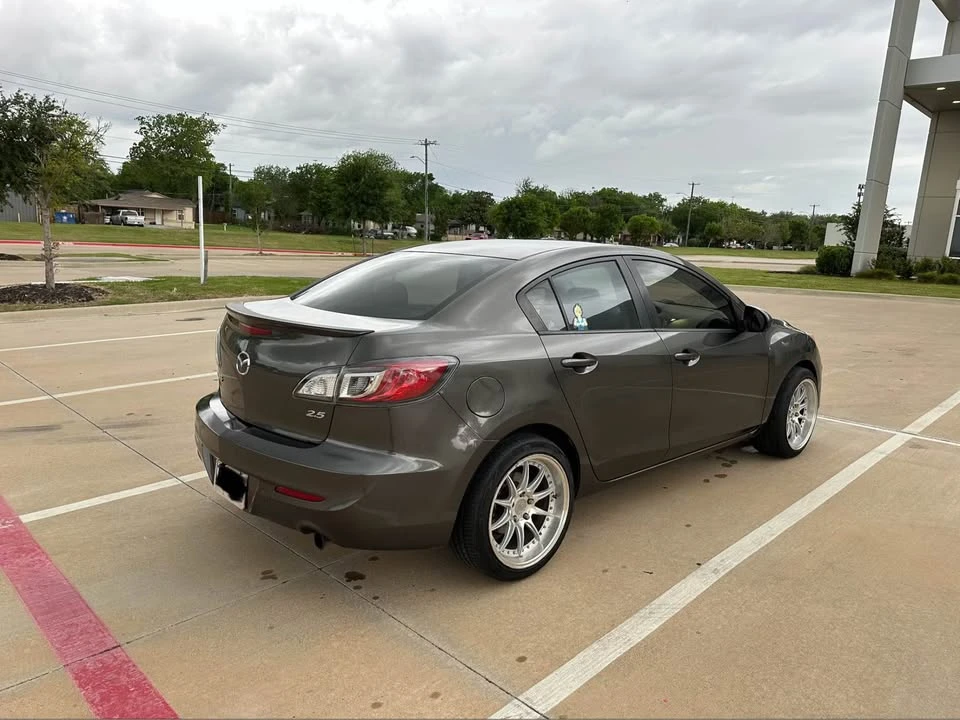 2010 Mazda Mazda 3 2nd Gen - Image 5 of 11