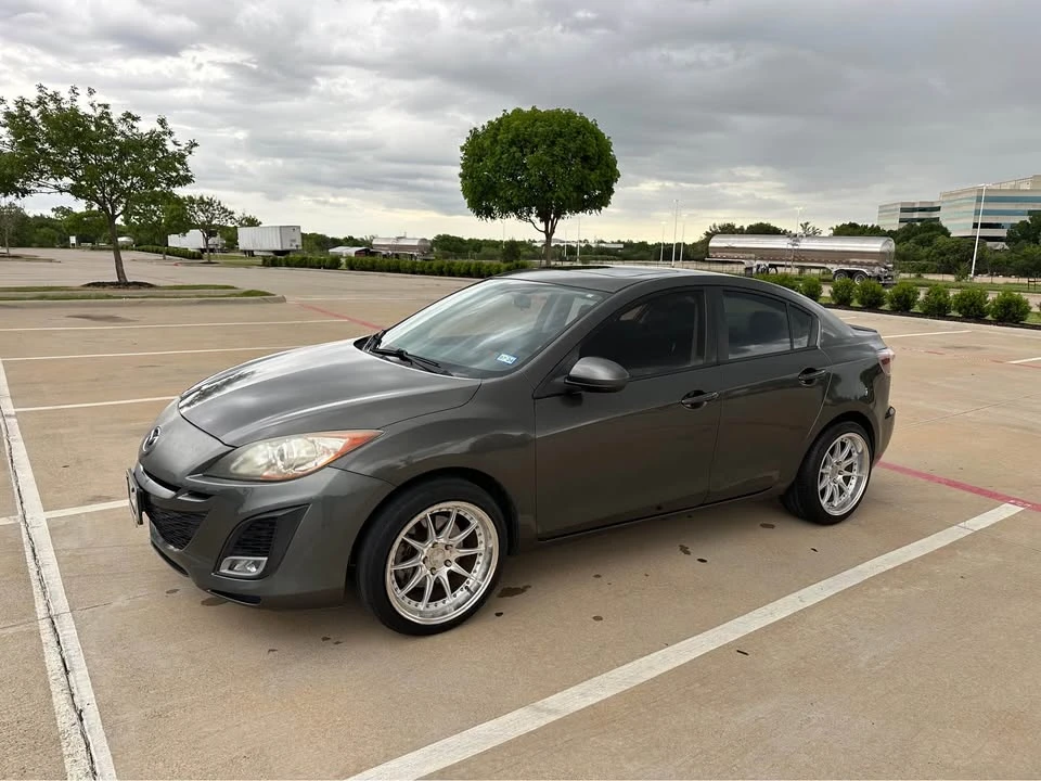 2010 Mazda Mazda 3 2nd Gen - Image 3 of 11