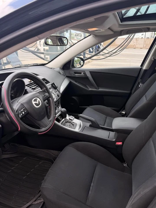 2010 Mazda Mazda 3 2nd Gen - Image 4 of 8