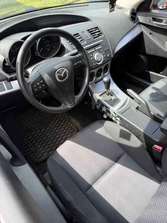 2010 Mazda Mazda 3 2nd Gen - Image 2 of 14