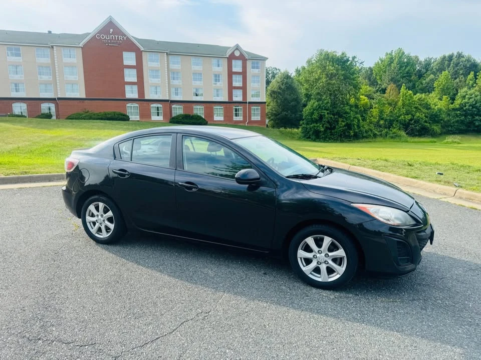 2010 Mazda Mazda 3 2nd Gen - Image 3 of 13