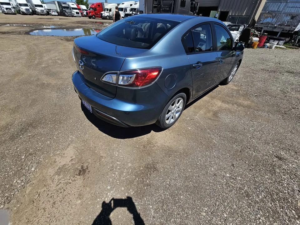 2010 Mazda Mazda 3 2nd Gen - Image 4 of 12