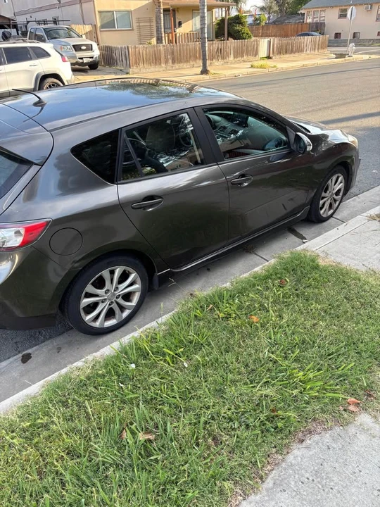 2010 Mazda Mazda 3 2nd Gen - Image 3 of 5