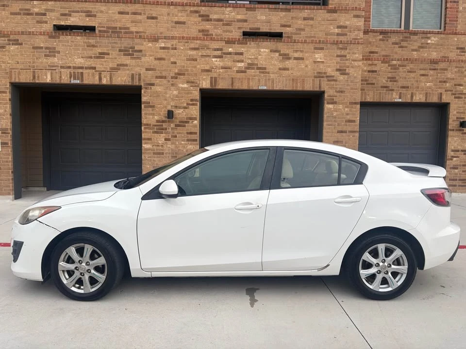 2010 Mazda Mazda 3 2nd Gen - Image 3 of 12