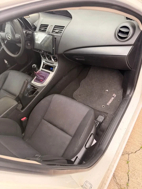 2010 Mazda Mazda 3 2nd Gen - Image 10 of 13