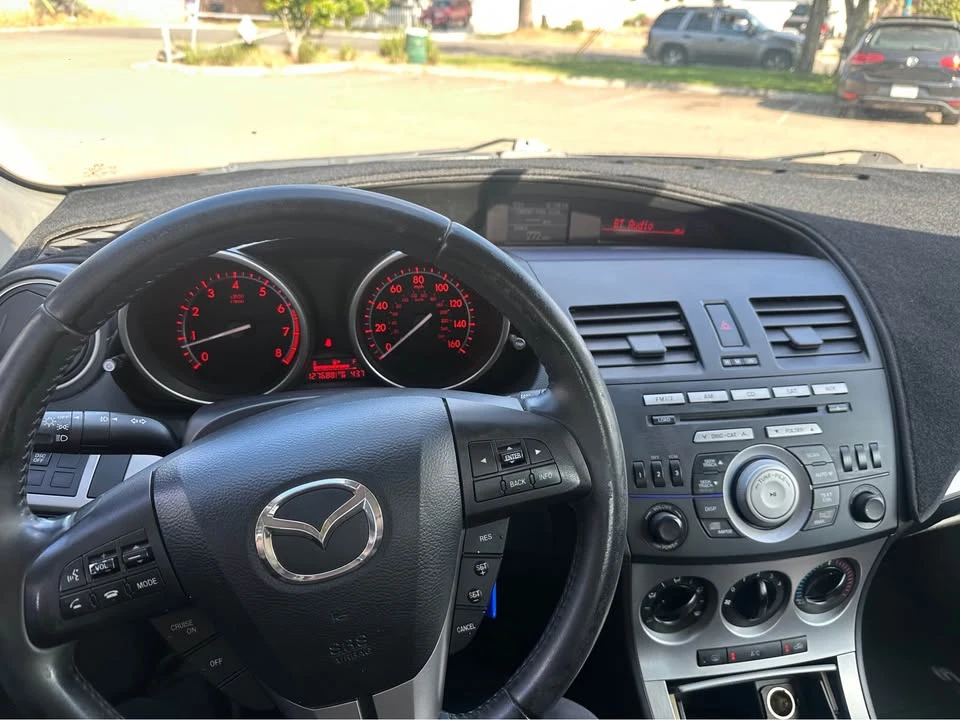 2010 Mazda Mazda 3 2nd Gen - Image 3 of 11