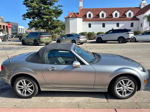 2010 Mazda MX-5 Club Convertible 2D