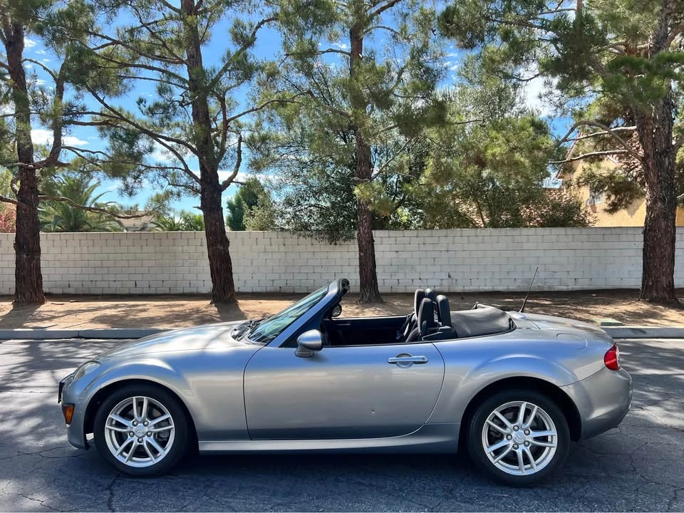 2010 Mazda NC MX-5 Miata - Image 4 of 12