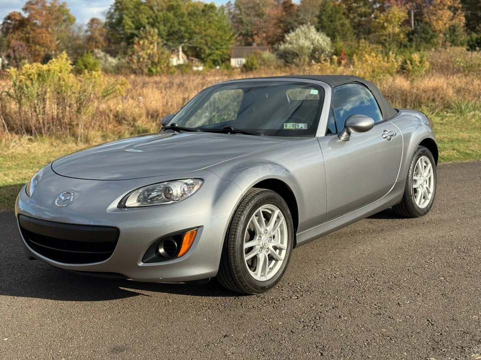 2010 Mazda NC MX-5 Miata - Image 10 of 21
