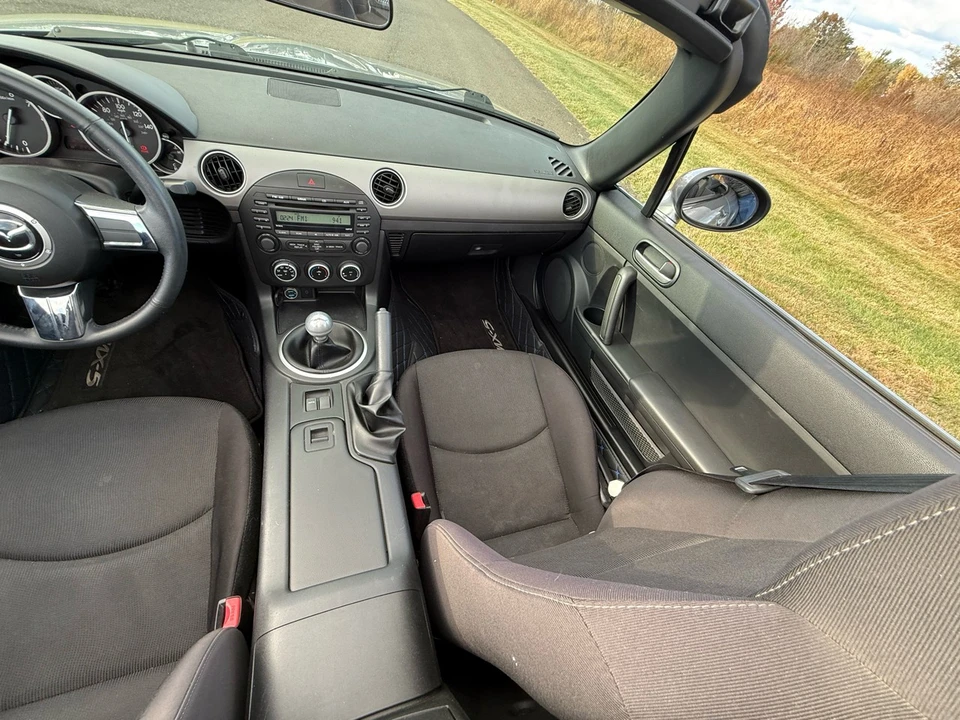 2010 Mazda NC MX-5 Miata - Image 17 of 21
