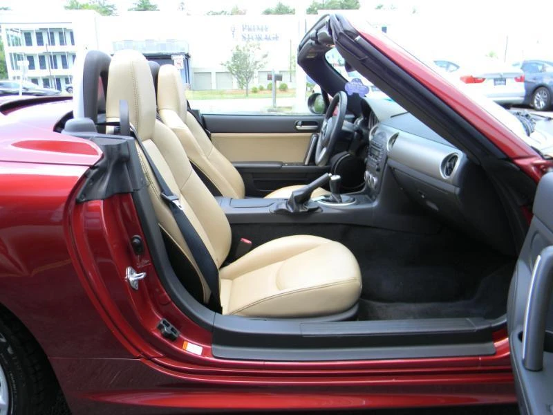 2010 Mazda NC MX-5 Miata - Image 16 of 27