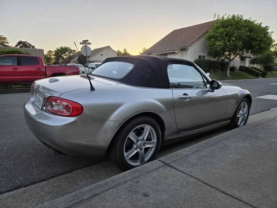 2010 Mazda NC MX-5 Miata - Image 4 of 9